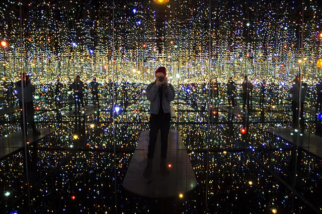 Yayoi Kusamas Infinity Mirror Rooms